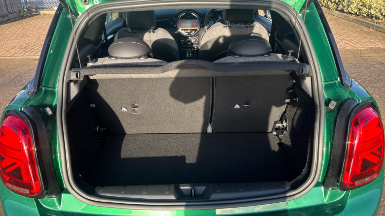 MINI Hatchback 135kW Cooper S Level 2 33kWh 3dr Auto Electric Hatchback